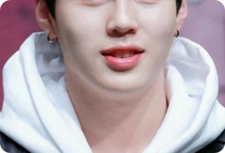 학교에서 만난 하성운 thumbnail