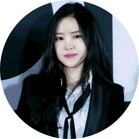 손나은 image