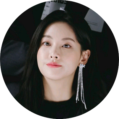 윤설은 image