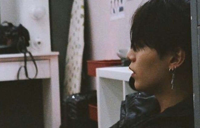 사람은 이상하고 사랑은 thumbnail