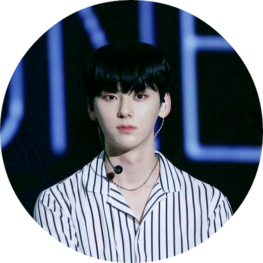 황민현 image