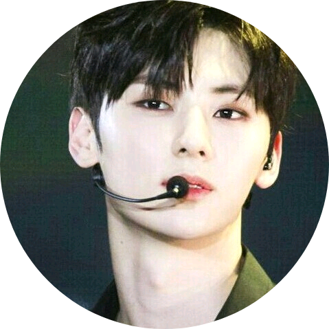 황민현 image