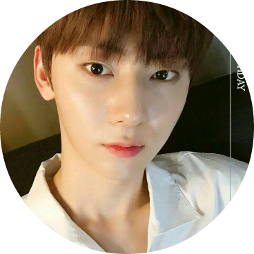 황민현 image