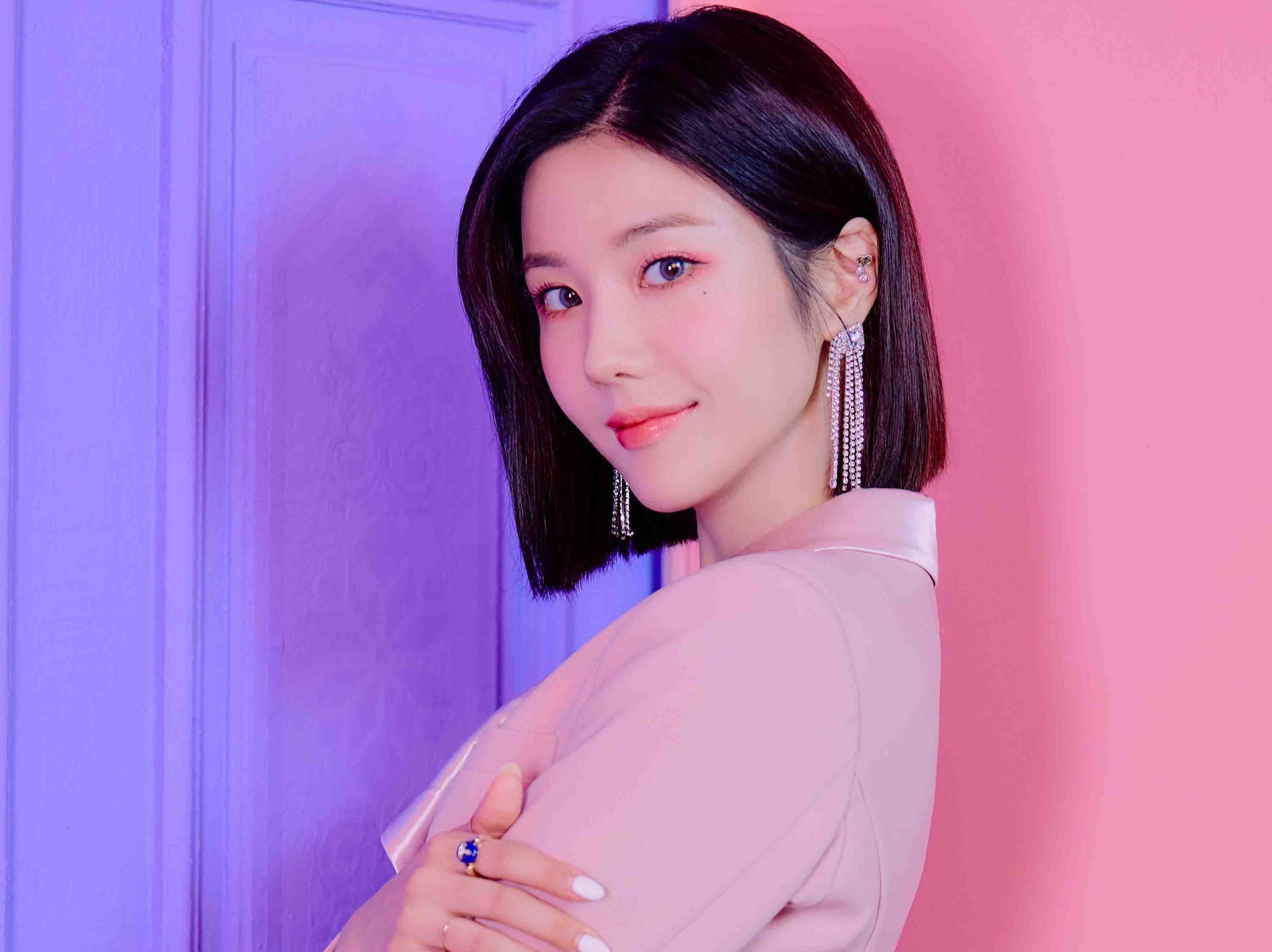 권은비(25) image