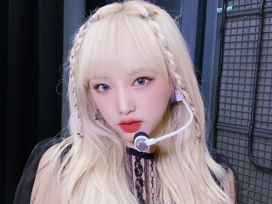 최예나(21) image