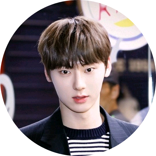 황민현 image
