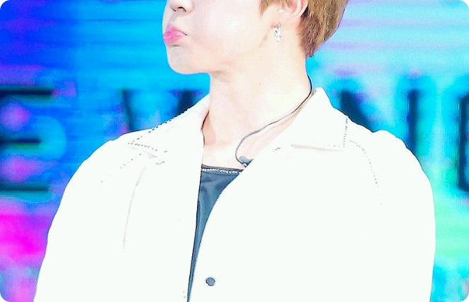 私は他よりも普通の顔ではない thumbnail