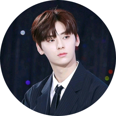 황민현 image