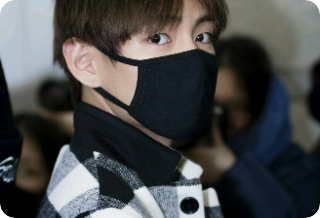 Aku menjadi sasaran seniorku, Kim Taehyung. thumbnail