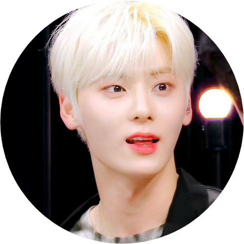 황민현 image
