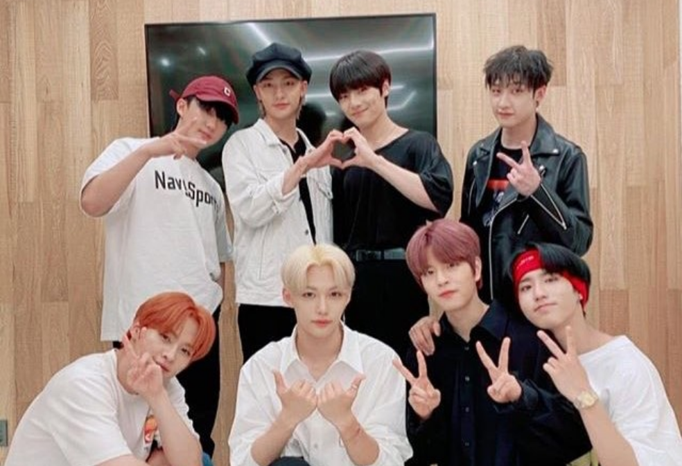 Transmite y vota por skz thumbnail