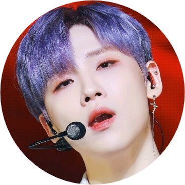 전웅 image