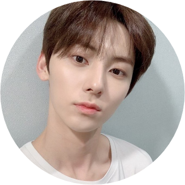 황민현 image