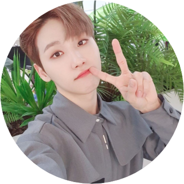 전웅 image