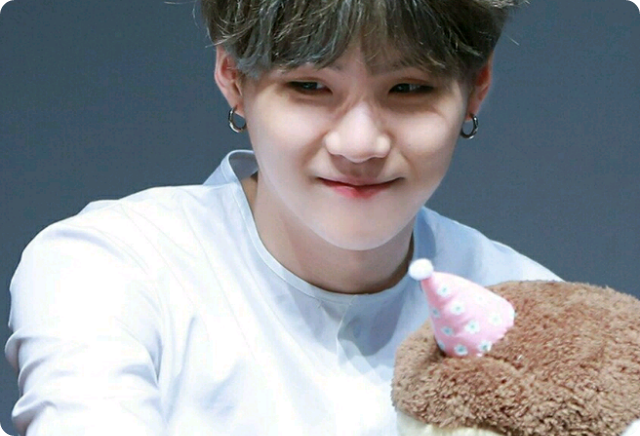 A political marriage with Min Yoongi, the prince from the East who saved me. thumbnail