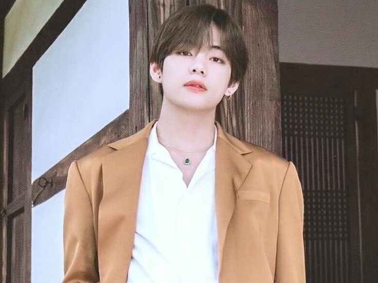 " 유명한 , 배우들의 스릴 넘치는 연애. " thumbnail