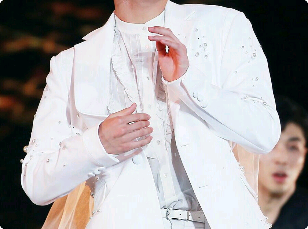 유명 인사  thumbnail