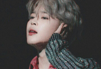 「你的嘴唇」塗上口紅。 thumbnail