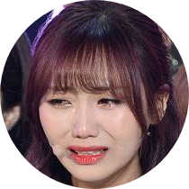 우는 수정 image