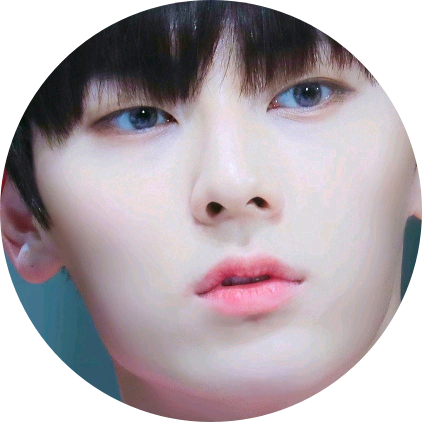 황민현 image
