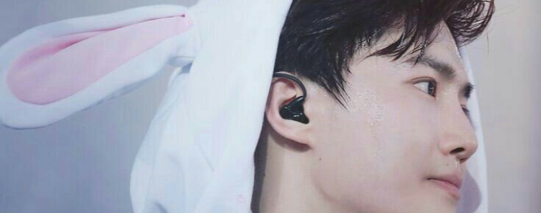 SUHO 和兔子 thumbnail