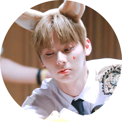 황민현 image