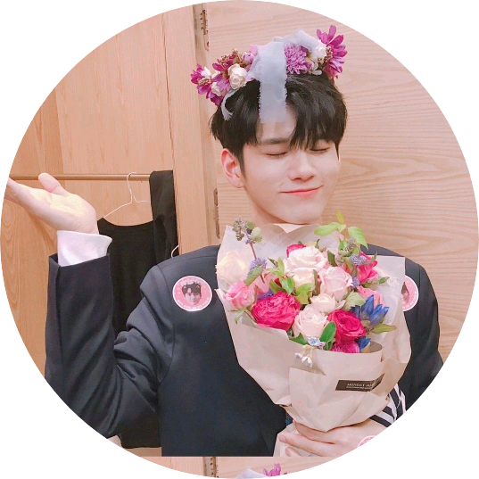 옹성우 image