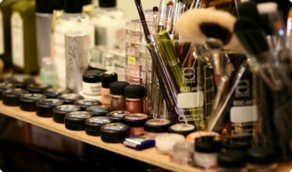 나는 방탄소년단 메이크업 아티스트입니다 thumbnail