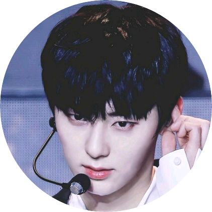황민현(18) image