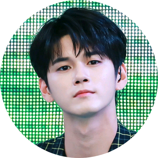 옹성우 image