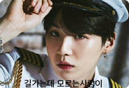 我当时正在街上走，一个陌生人问我是否愿意签订合同。 thumbnail