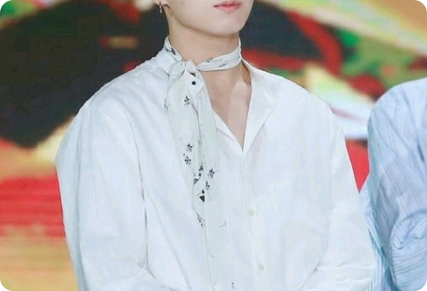 Estaba trabajando en el centro de atención al cliente cuando recibí una llamada de Jeon Jungkook. thumbnail