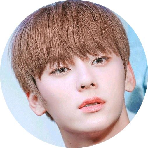 황민현 image