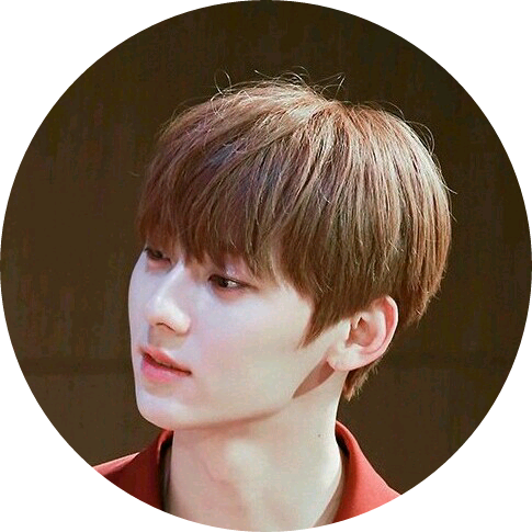 황민현 image
