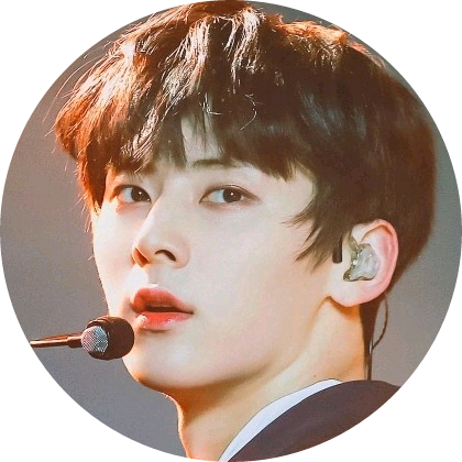 황민현 image