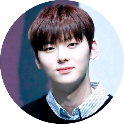 황민현 image