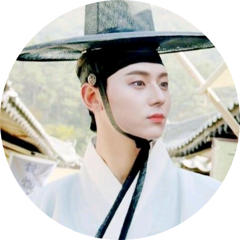 황민현 image