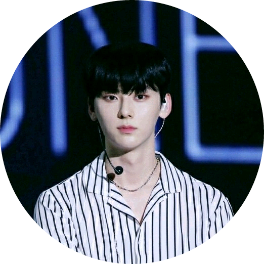 황민현 image