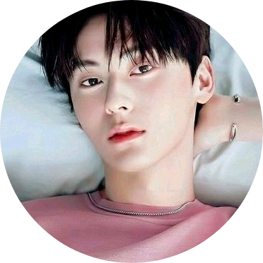 황민현 image