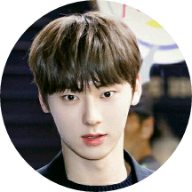 황민현 image