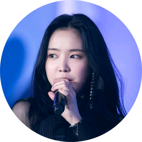 손나은 image