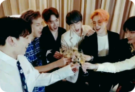 가난한작가와 부유한작가 thumbnail