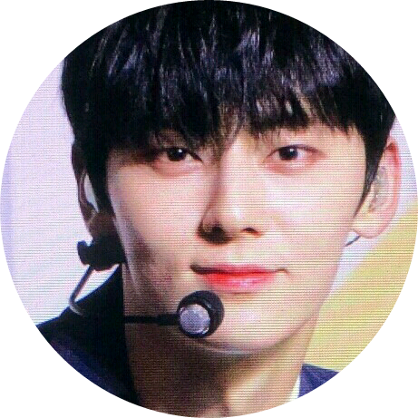 황민현 image