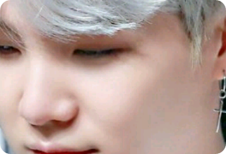 我和朋友玩耍时，不小心打到了那个欺负我的人的背。#1 thumbnail