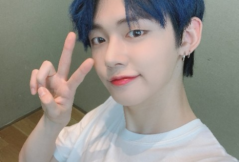 Blue haired third year science major guy thumbnail