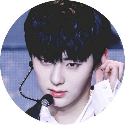 황민현 image