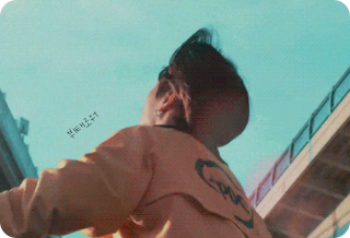 당신은 결코 혼자 걷지 않습니다 thumbnail