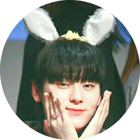 황민현 image