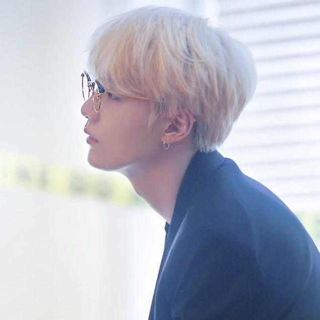 의사 선생님 image