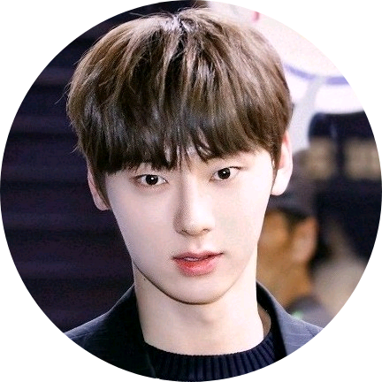 황민현  image